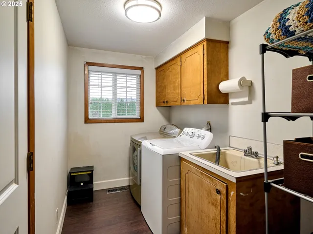 $415,000 | 4570 39th Avenue Northeast, Salem, OR 97305