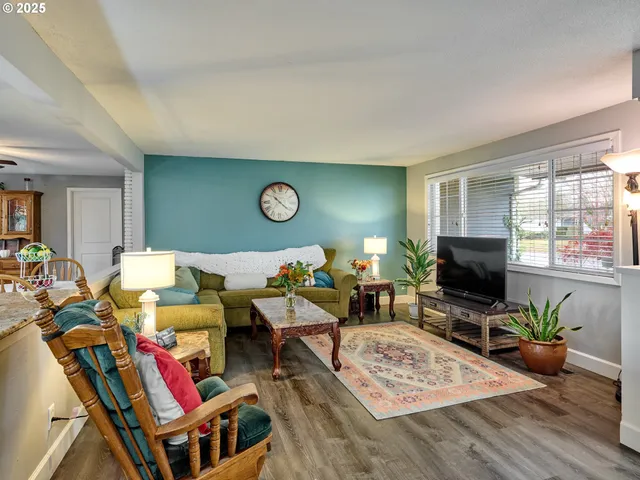 $415,000 | 4570 39th Avenue Northeast, Salem, OR 97305