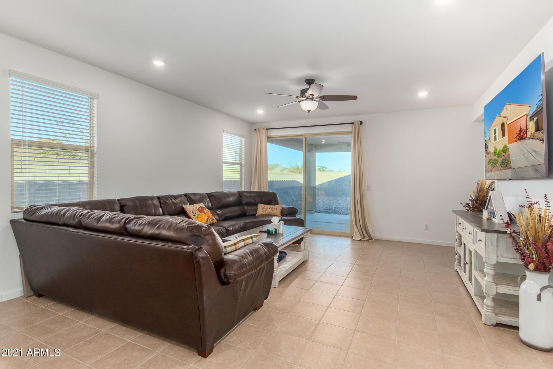 37381 North Azteca Road San Tan Valley, AZ 85140 - Photo 10 of 44 3