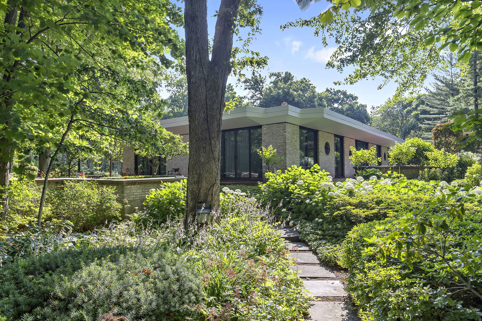 240 Shore Acres Circle Lake Bluff, IL 60044 - Photo 35 of 46