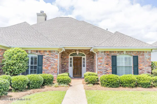 $389,900 | 405 Eastpointe Cove, Madison, MS 39110