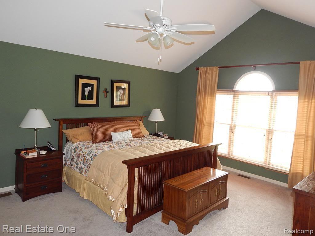 1695 Devonwood Drive Rochester, MI 48306 - Photo 18 of 37 master.br2