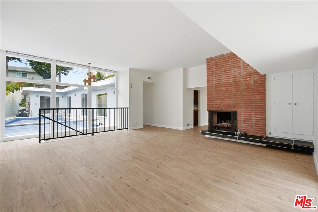 8228 Rees Street Playa del Rey, CA 90293 - Photo 4 of 28