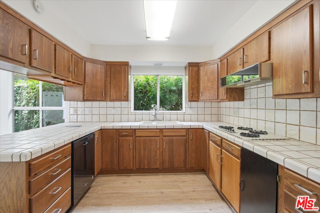 8228 Rees Street Playa del Rey, CA 90293 - Photo 7 of 28