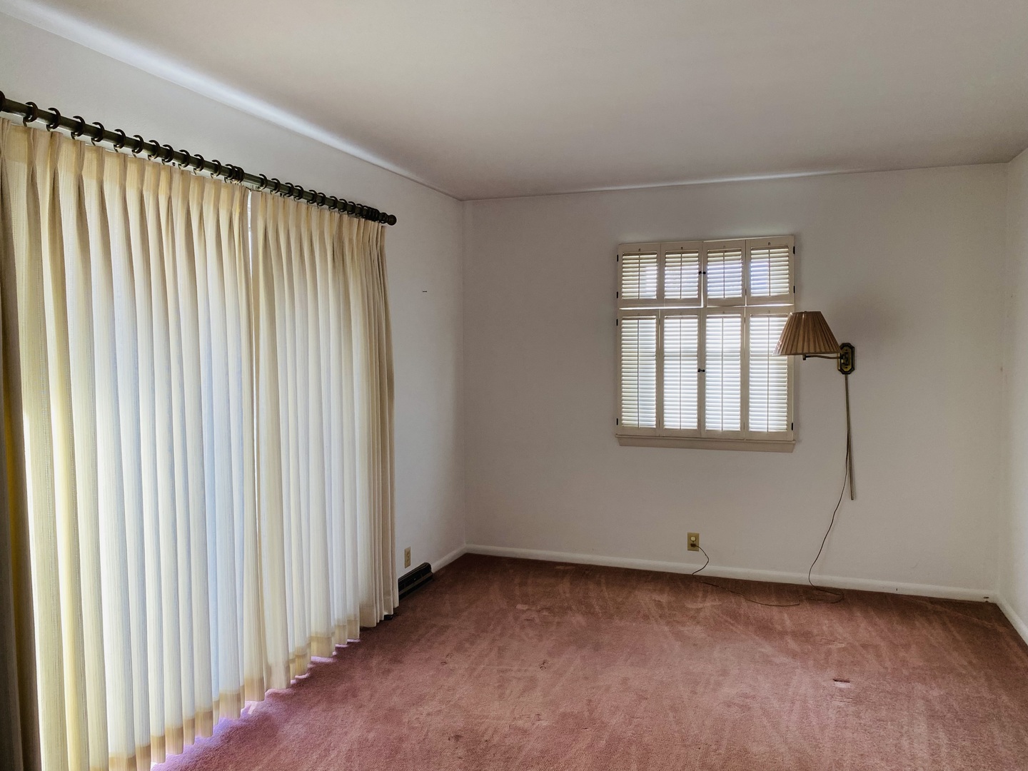 201 Janet Avenue Rochelle, IL 61068 - Photo 6 of 9 an empty room with windows