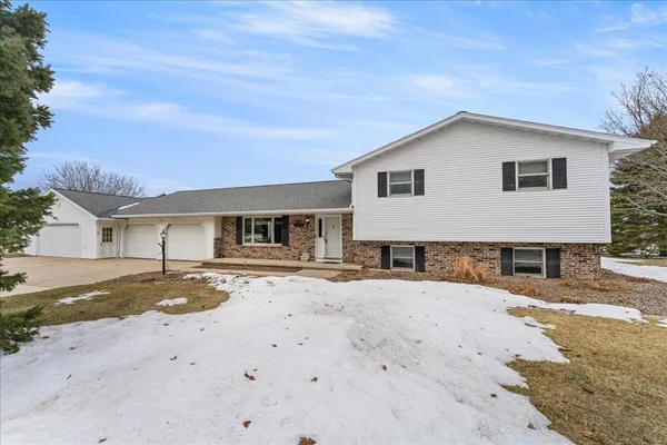 $499,900 | N8963 Terrace Lane, Luxemburg, WI 54217