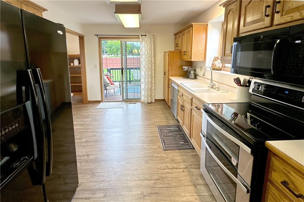 700 Northeast Hunters Ridge Lee's Summit, MO 64086 - Photo 11 of 48