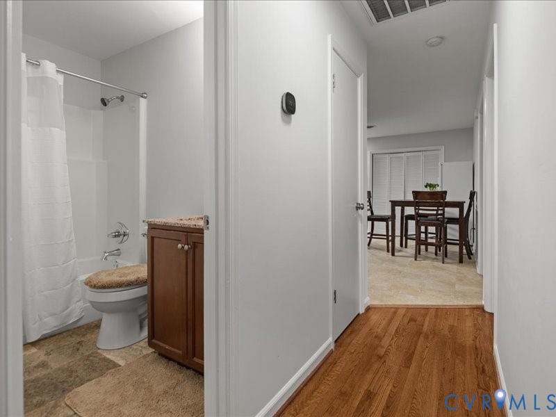 1413 Green Pasture Road Sandston, VA 23150 - Photo 28 of 37 Hallway Full Tub/Shower Bathroom