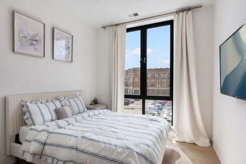 $759,000 | 2405 West Iowa Street, Unit 303, Chicago, IL 60622