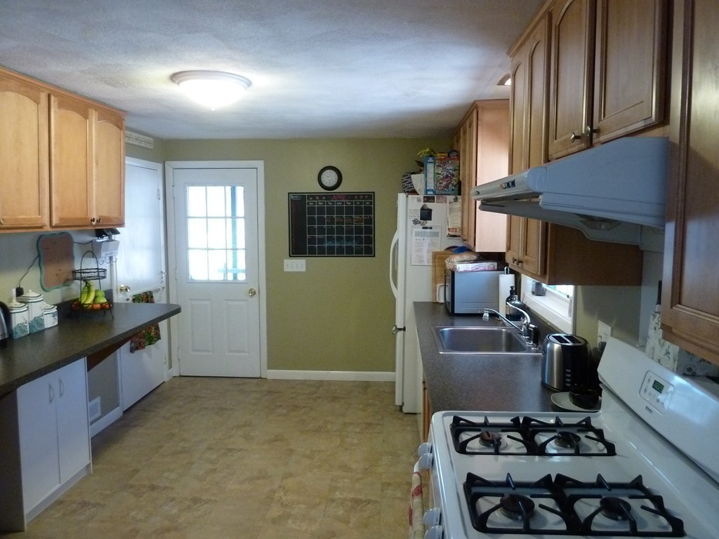 5 Topeka Road Chelmsford, MA 01824 - Photo 8 of 19
