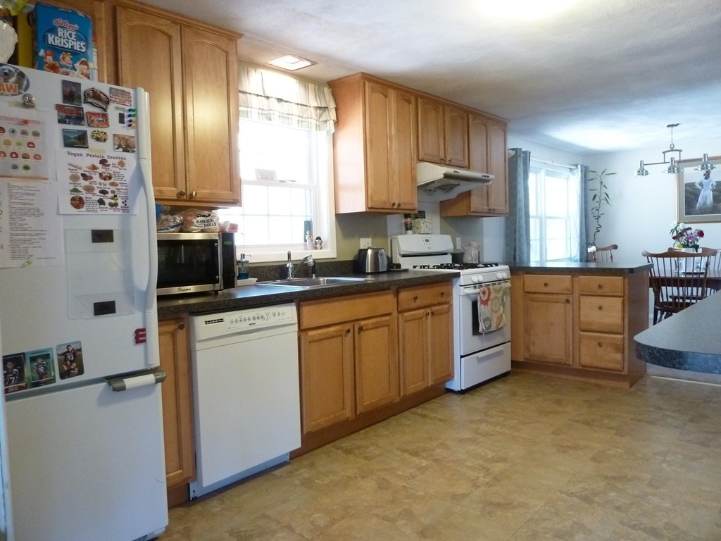 5 Topeka Road Chelmsford, MA 01824 - Photo 9 of 19