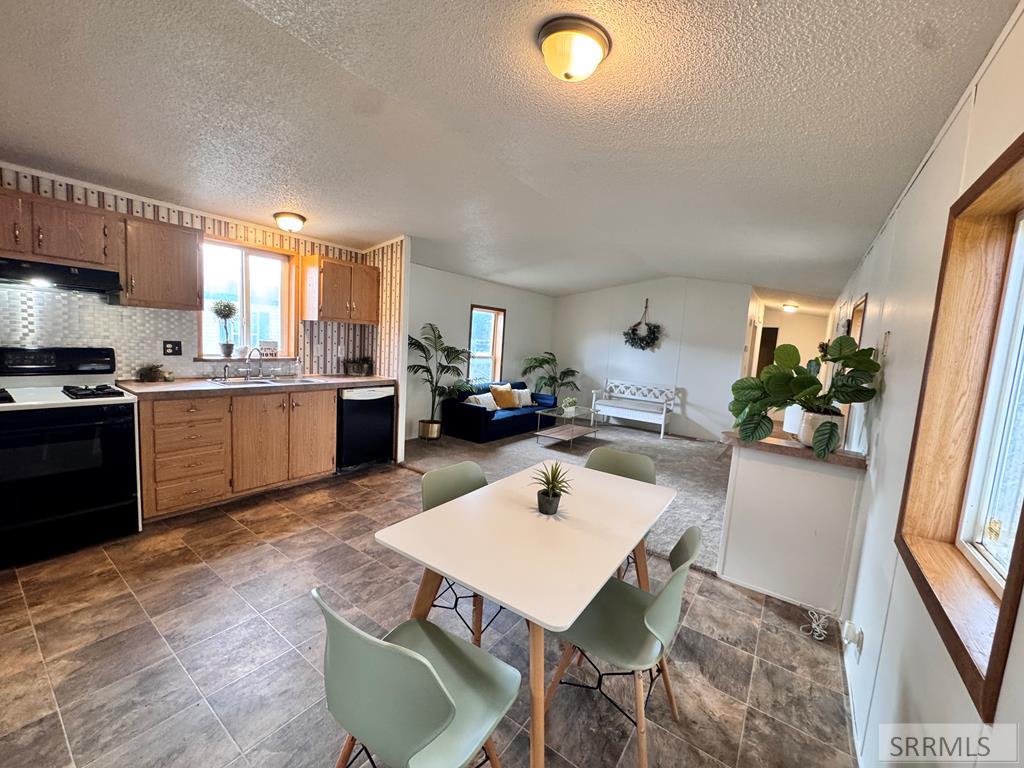 845 Barton Road, Unit 36 Pocatello, ID 83204 - Photo 9 of 32