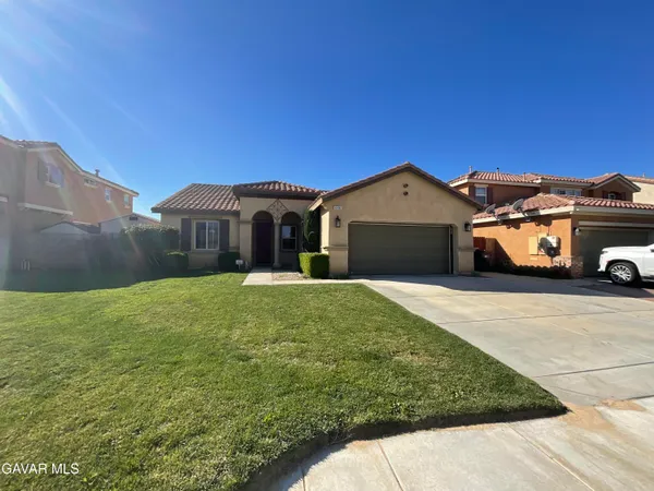 $3,400 | 6126 West Ave K1, Lancaster, CA 93536