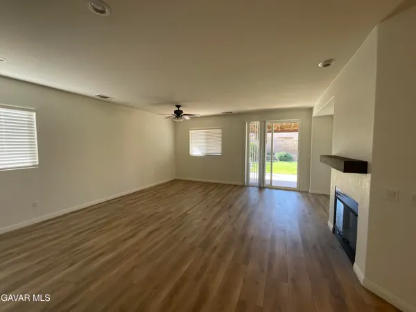 $3,400 | 6126 West Ave K1, Lancaster, CA 93536