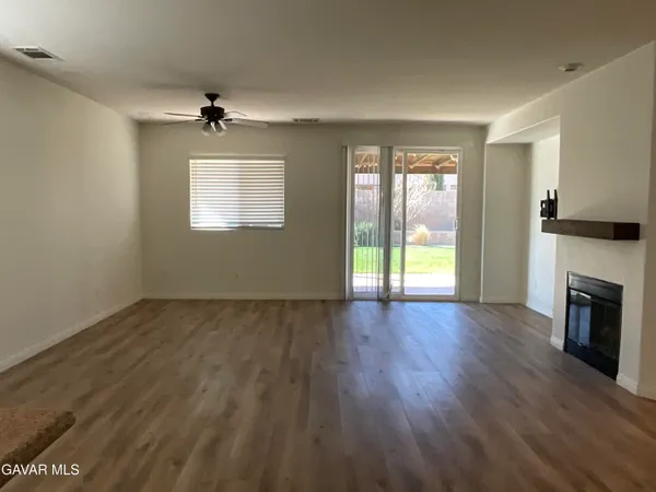 $3,400 | 6126 West Ave K1, Lancaster, CA 93536