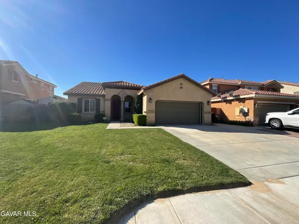 $3,400 | 6126 West Ave K1, Lancaster, CA 93536