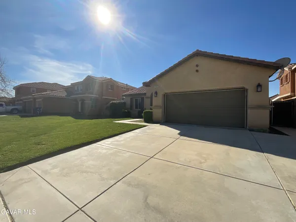 $3,400 | 6126 West Ave K1, Lancaster, CA 93536