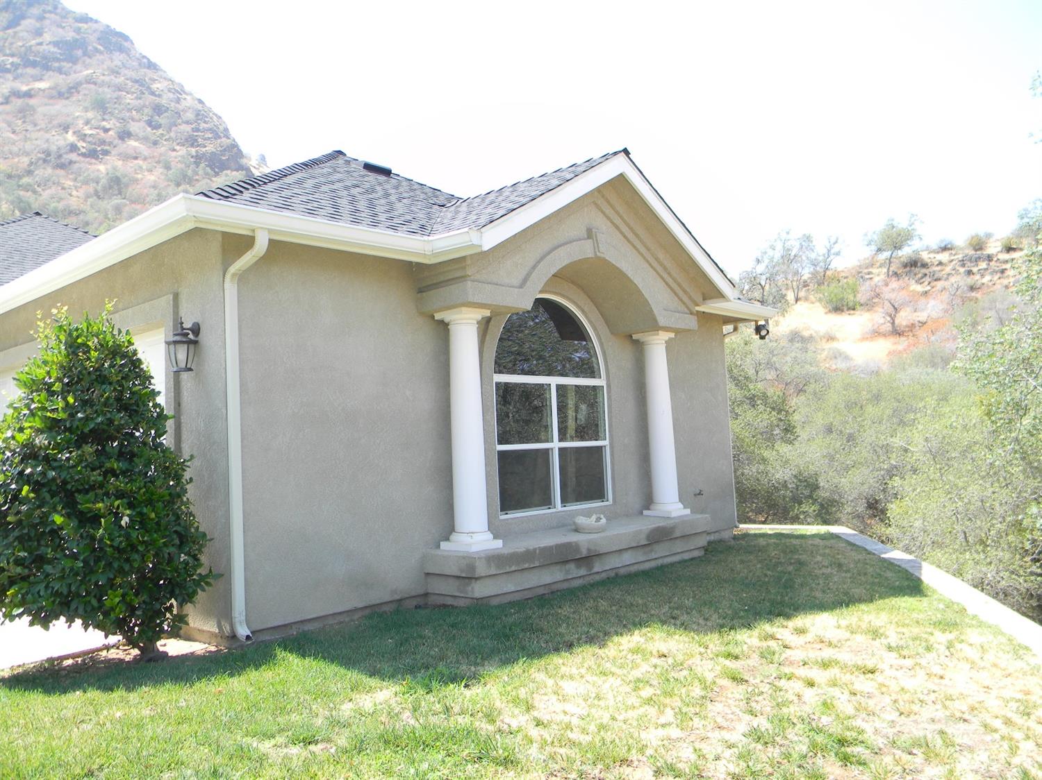 42373 Corral Drive Three Rivers, CA 93271 - Photo 2 of 28 Gallery Image 2