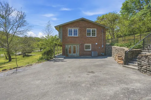 $960,000 | 815 Rodney Drive, Nashville, TN 37205