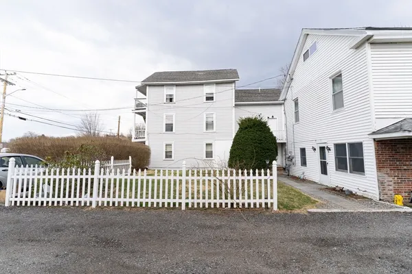 $499,900 | 15-17 Central Street, Brookfield, MA 01506