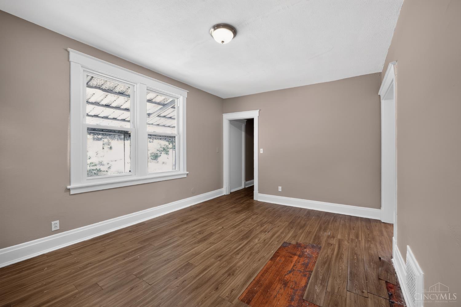 4679 Rapid Run Road Cincinnati, OH 45238 - Photo 5 of 30