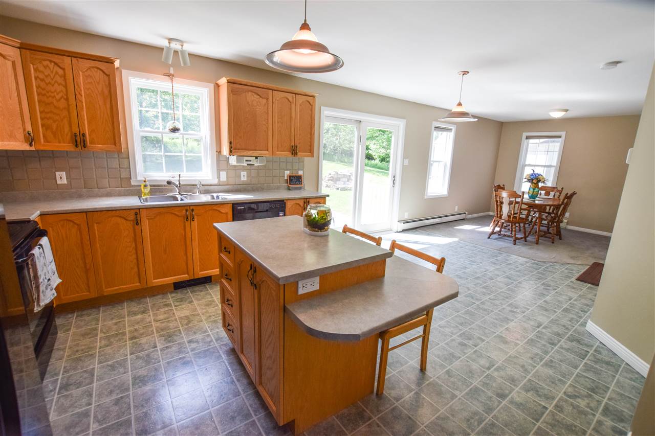 135 Hoyt Road Gilford, NH 03249 - Photo 3 of 40 Gallery Image 3