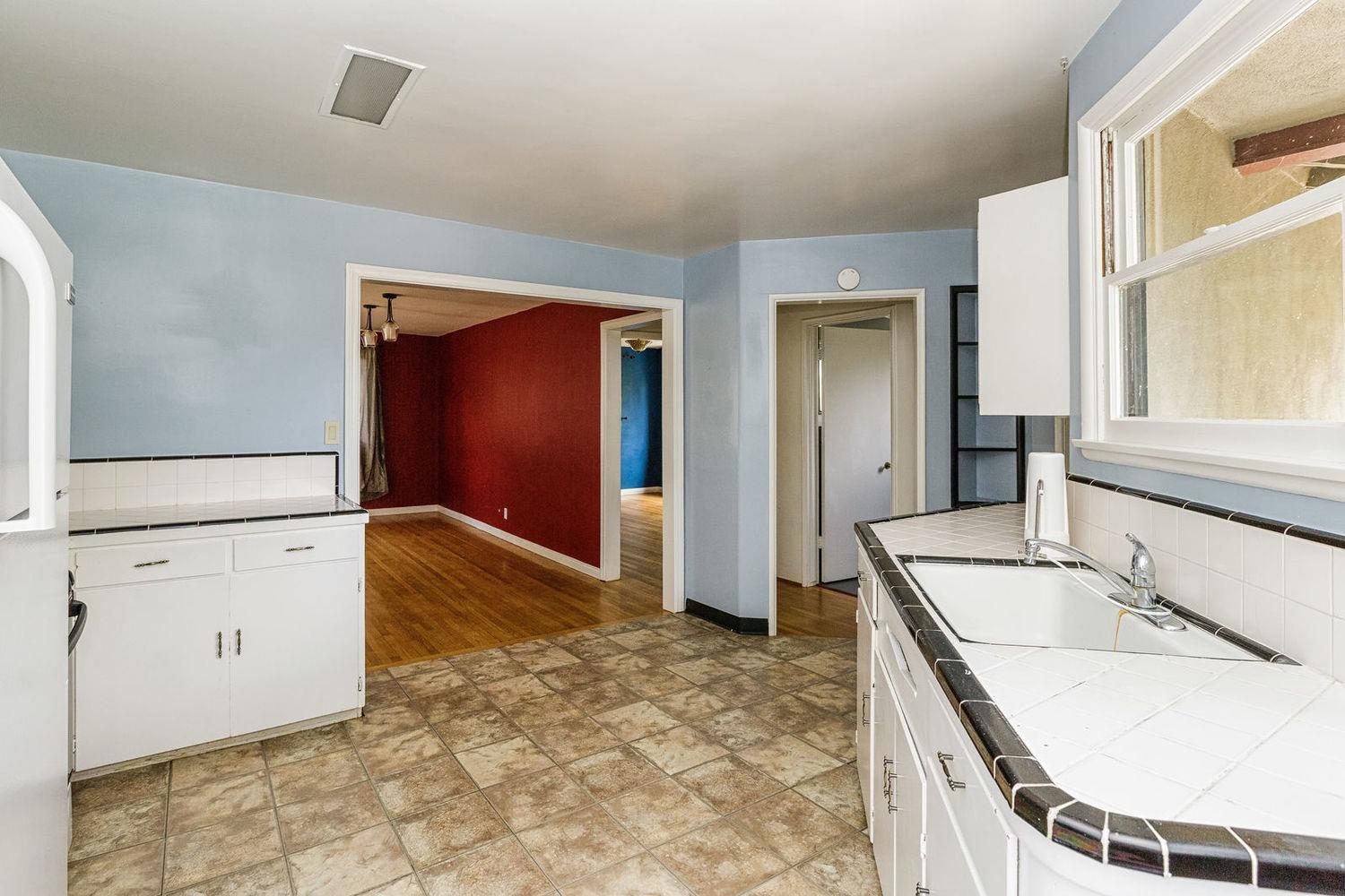 902 Daly Road Ojai, CA 93023 - Photo 7 of 13 a bathroom with a sink a vanity and a mirror