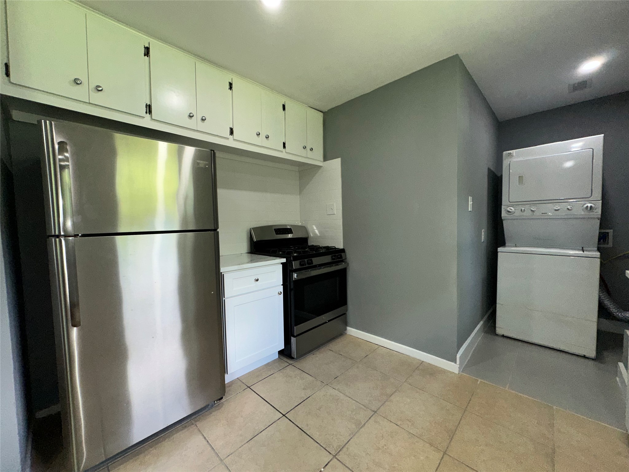 8227 St Lo Road Houston, TX 77033 - Photo 7 of 21