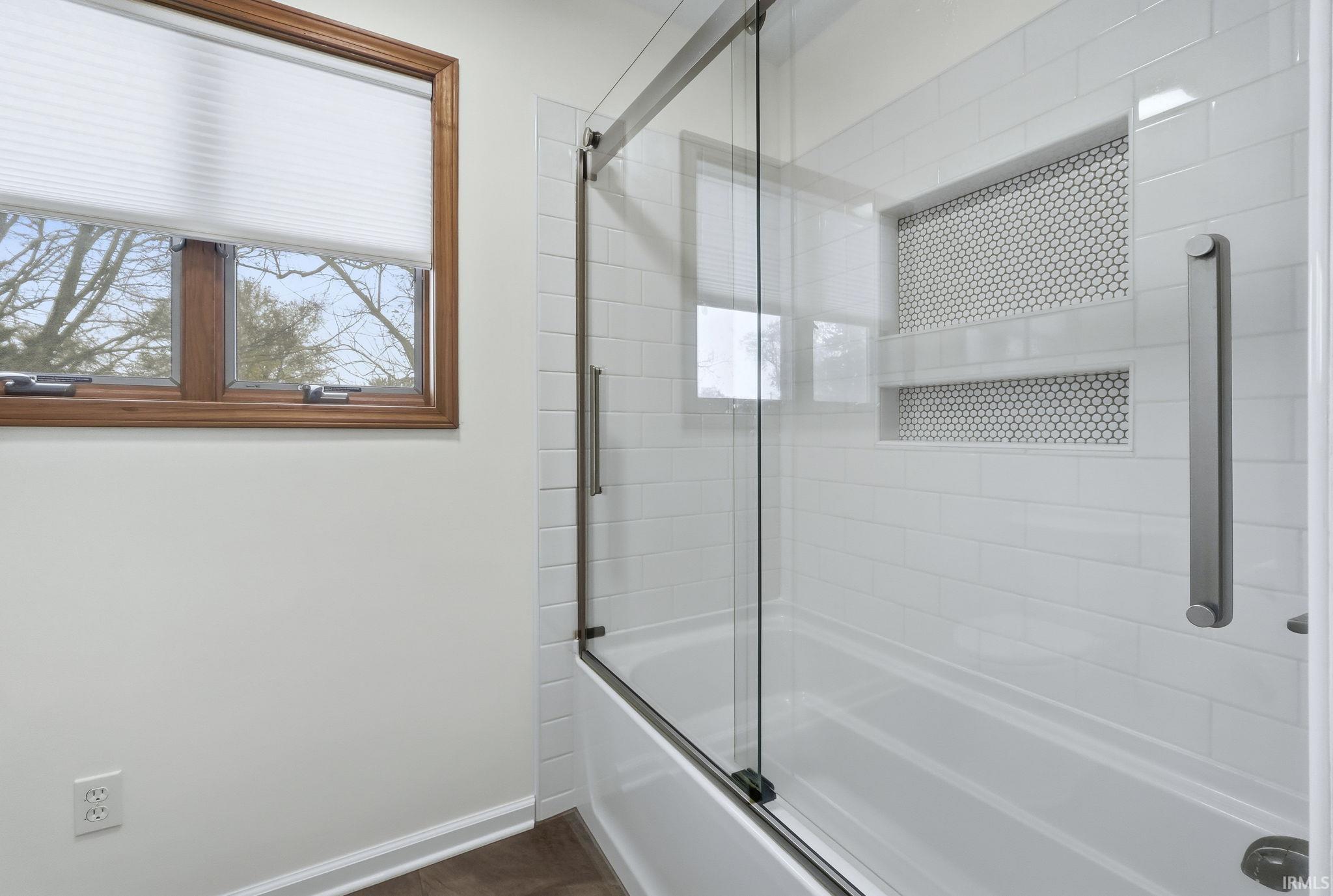 3881 West 558 North Huntington, IN 46750 - Photo 12 of 36