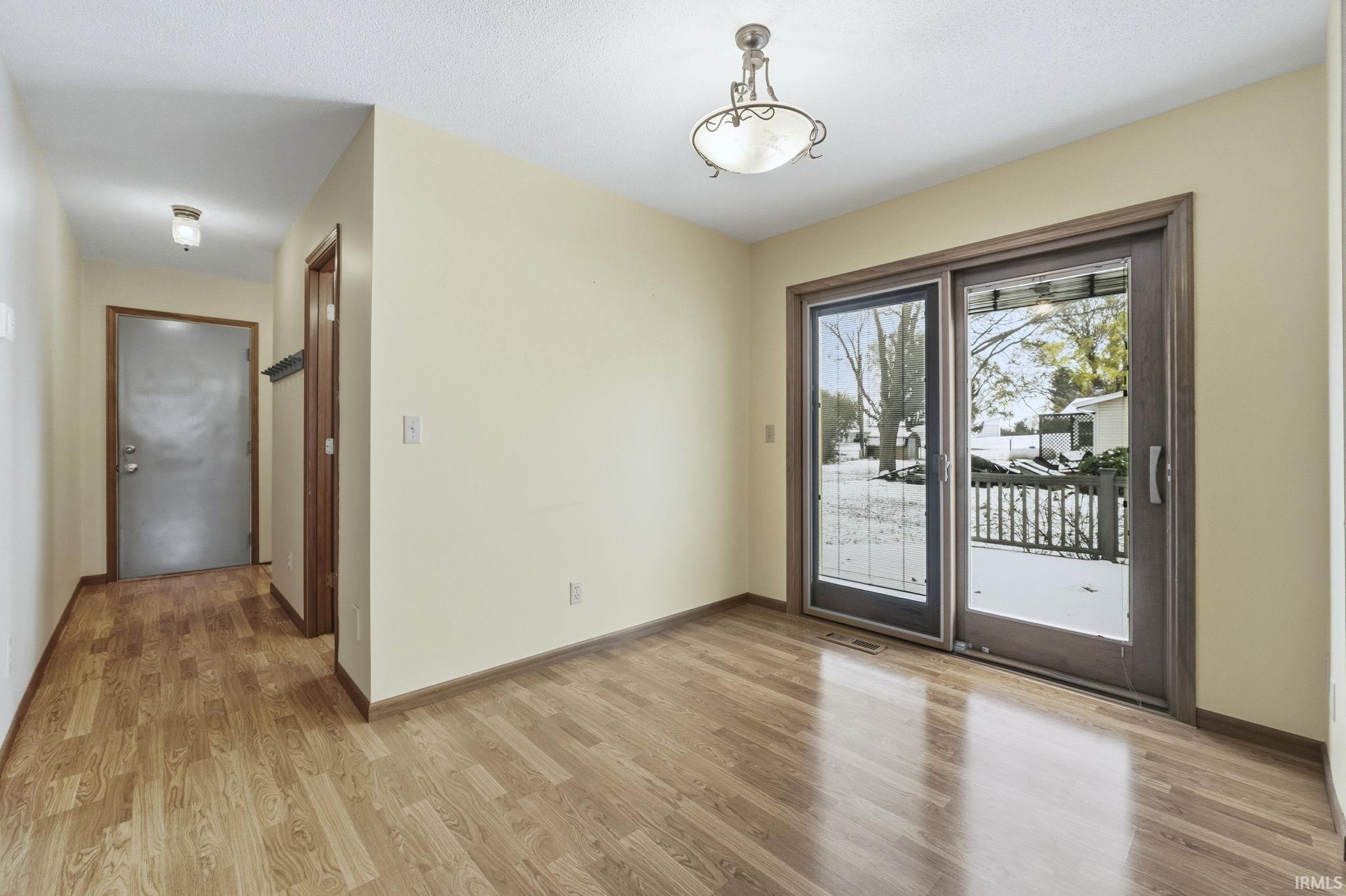 3881 West 558 North Huntington, IN 46750 - Photo 2 of 36