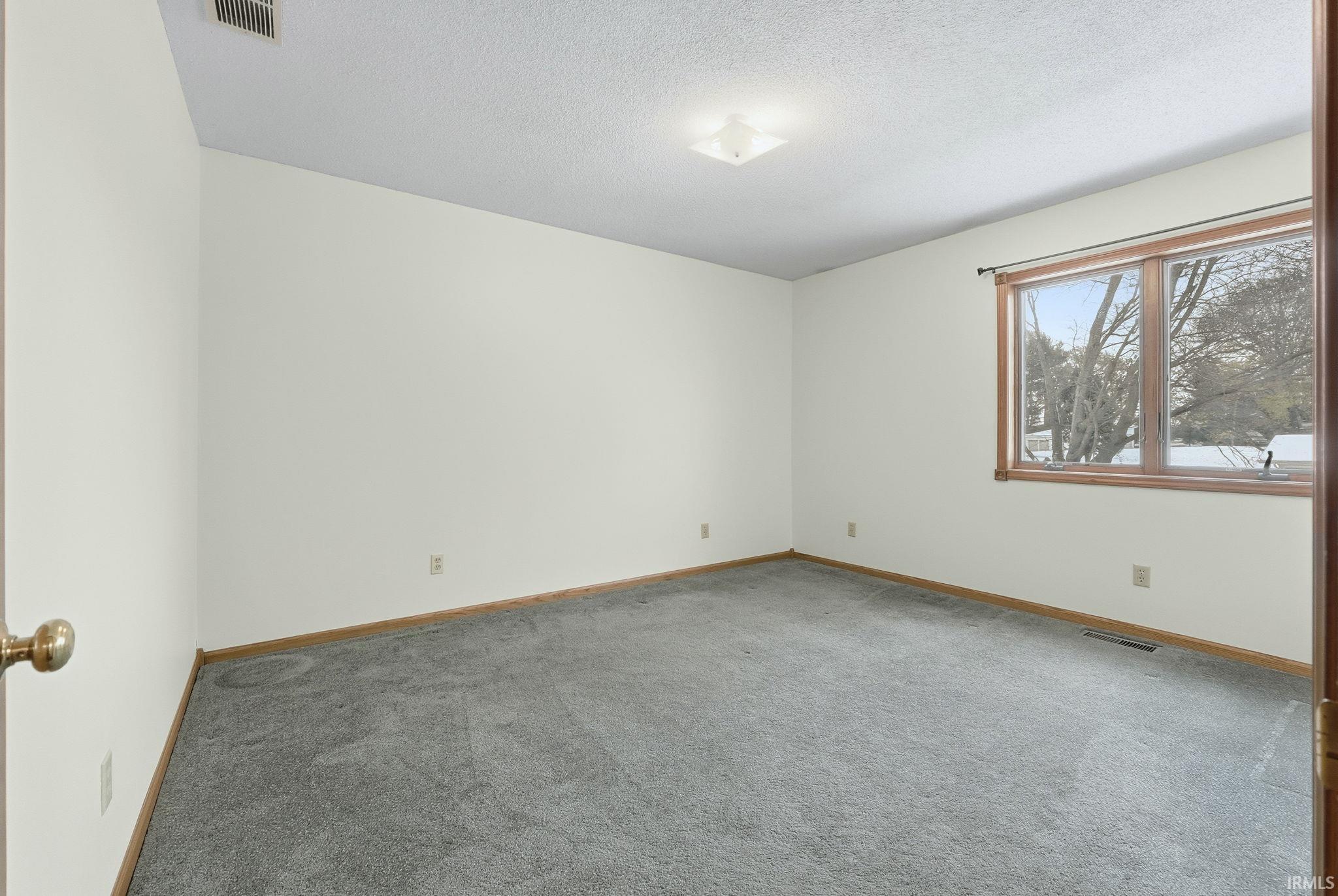 3881 West 558 North Huntington, IN 46750 - Photo 9 of 36