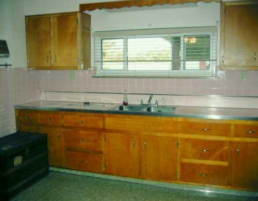 433 Big Knob Road Rochester, PA 15074 - Photo 7 of 7 Kitchen.
