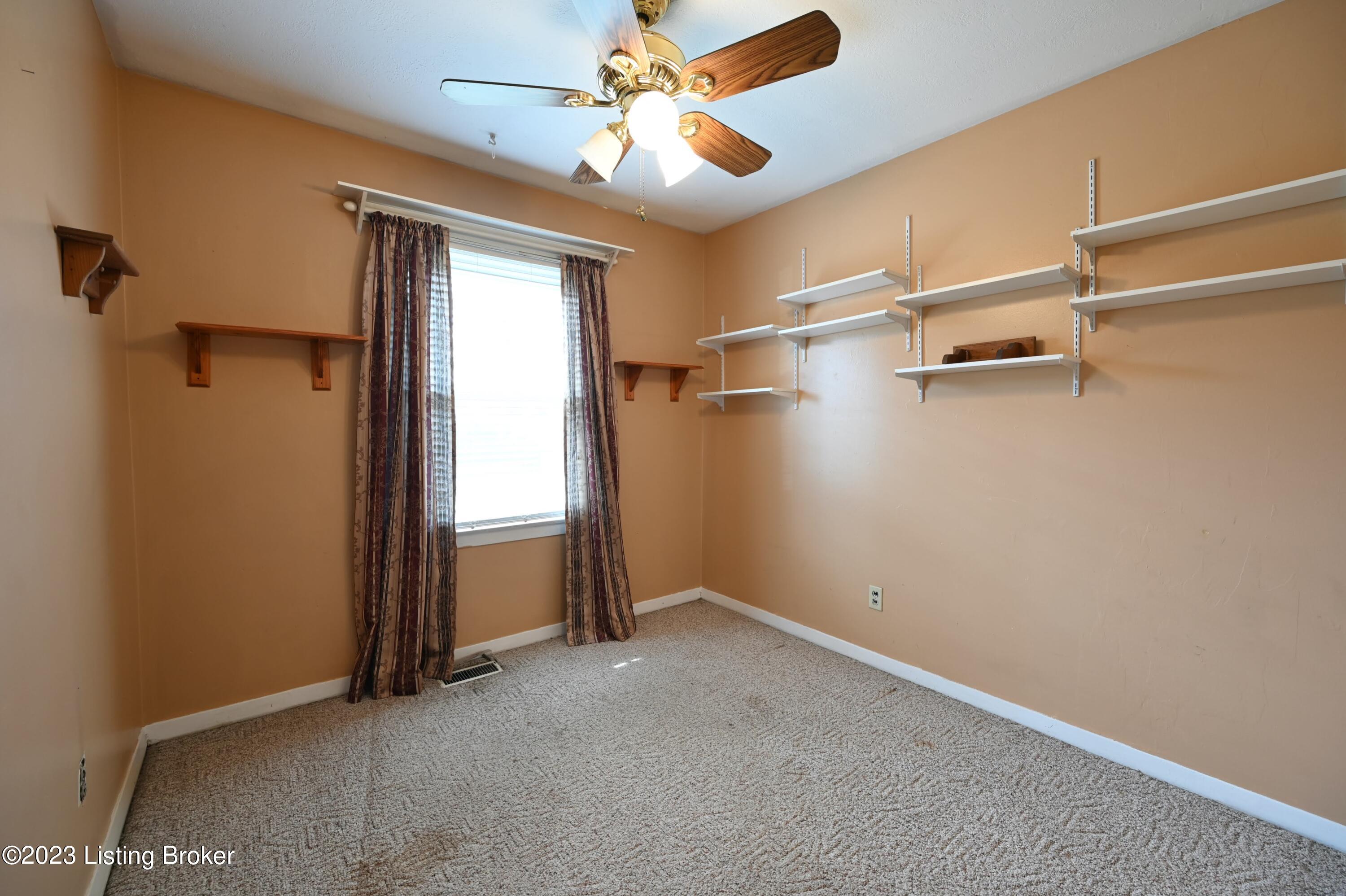 645 Emily Road Louisville, KY 40206 - Photo 8 of 20 DSC_6823