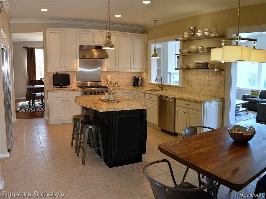 83 Londonderry Lane Rochester, MI 48306 - Photo 5 of 25 Kitchen view 2