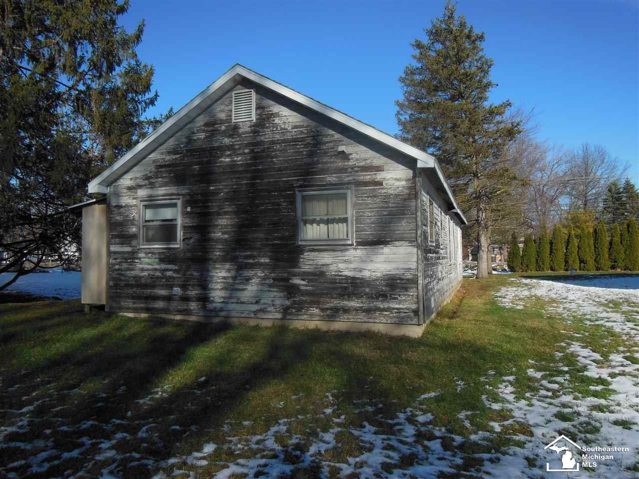 7763 Summerfield Road Lambertville, MI 48144 - Photo 2 of 10 50029991-1.JPG