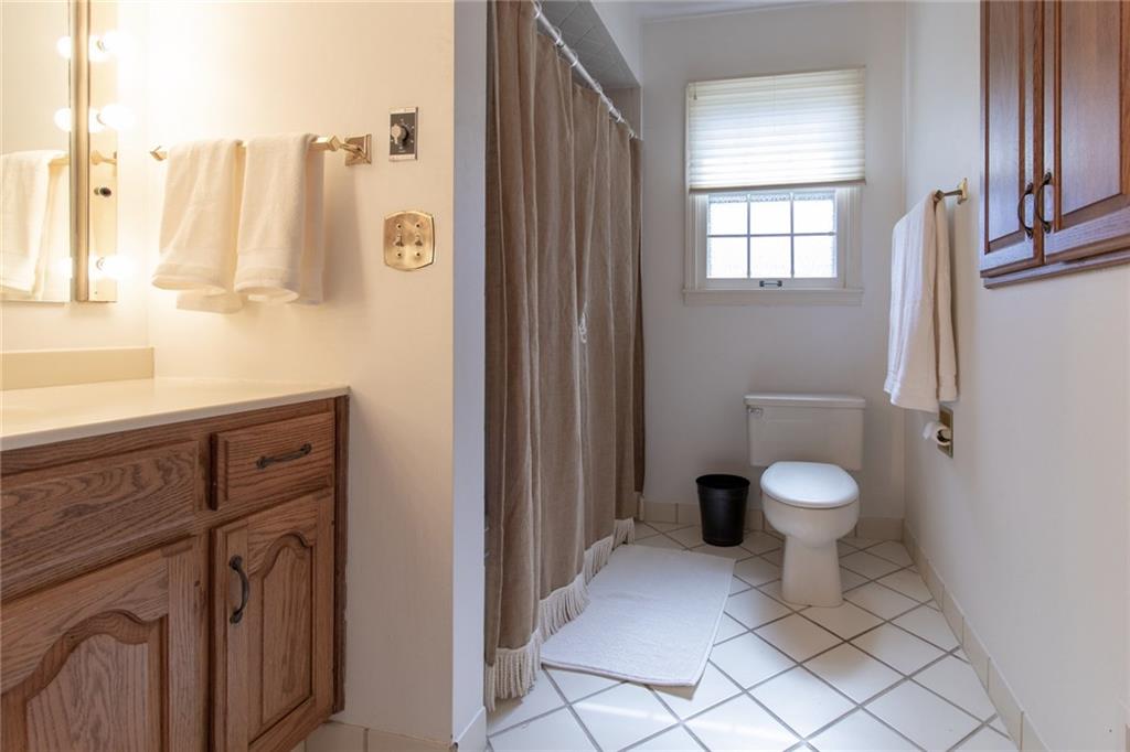 7831 Clarendon Road Indianapolis, IN 46260 - Photo 14 of 21 Gallery Image 14