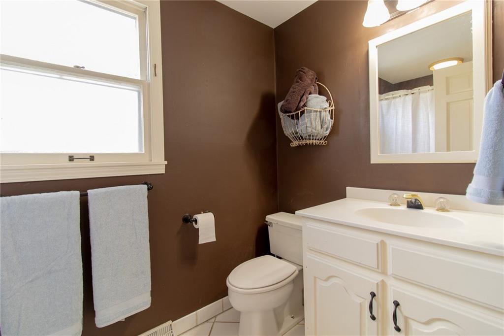 7831 Clarendon Road Indianapolis, IN 46260 - Photo 17 of 21 Gallery Image 17