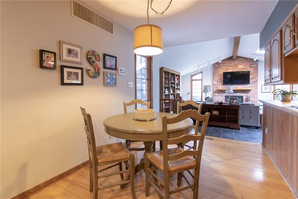 7831 Clarendon Road Indianapolis, IN 46260 - Photo 8 of 21 Gallery Image 8