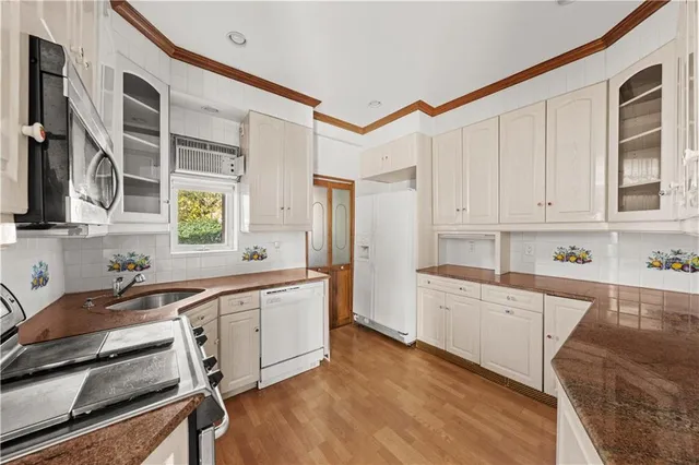 $1,800,000 | 6660 Ridge Boulevard | Bay Ridge