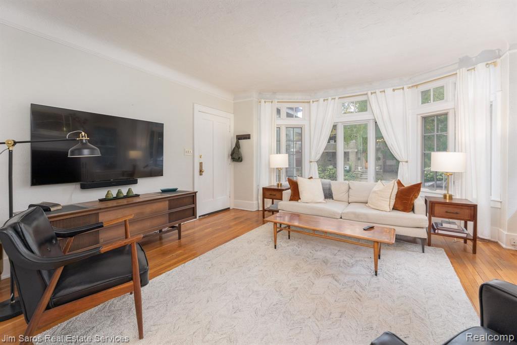 974 Nottingham Road Grosse Pointe Park, MI 48230 - Photo 5 of 18