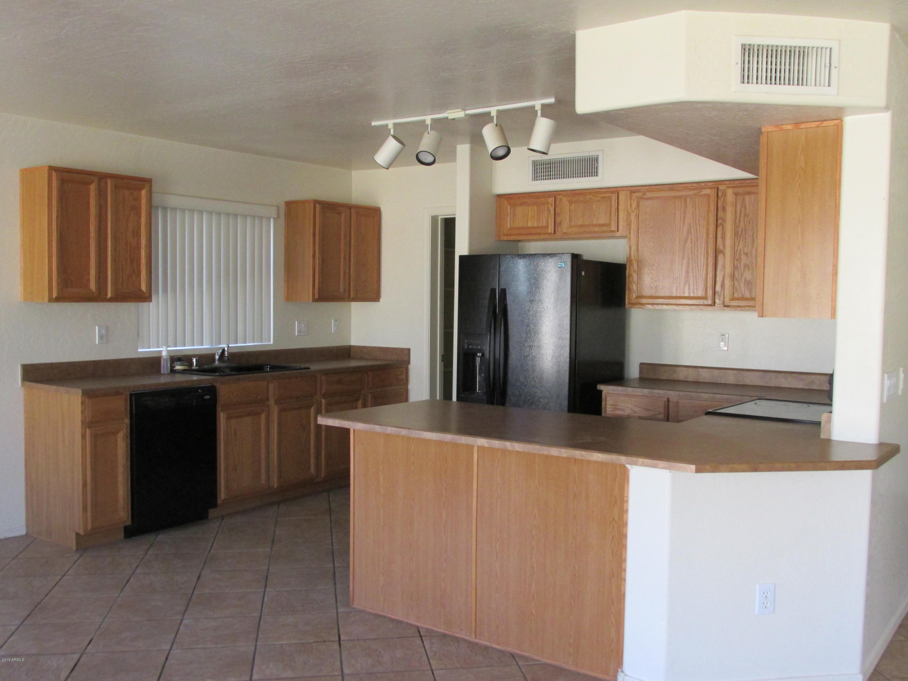 14890 West Bloomfield Road Surprise, AZ 85379 - Photo 5 of 39 5
