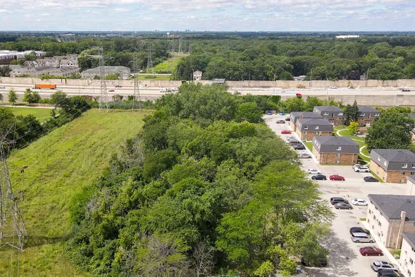 $385,000 | 9600 Lyman Avenue, Des Plaines, IL 60016