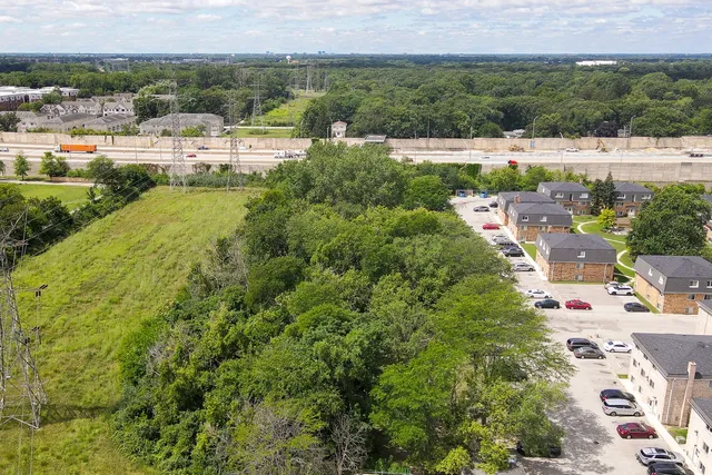 $425,000 | 9600 Lyman Avenue, Des Plaines, IL 60016