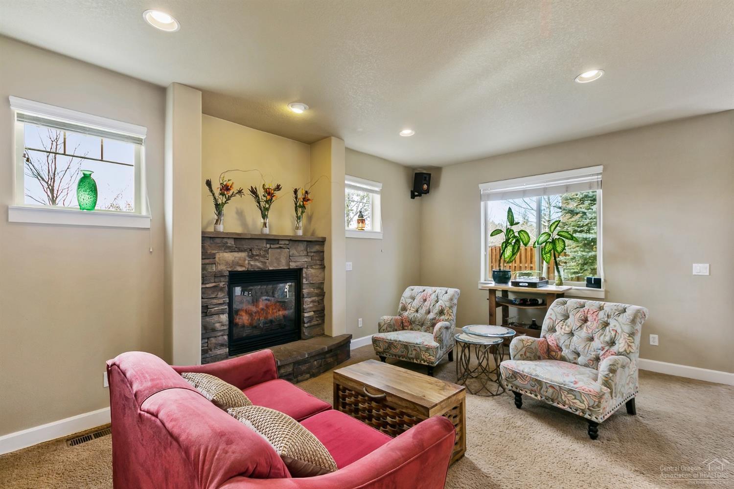61229 Splendor Lane Bend, OR 97702 - Photo 8 of 25 Additional Photo
