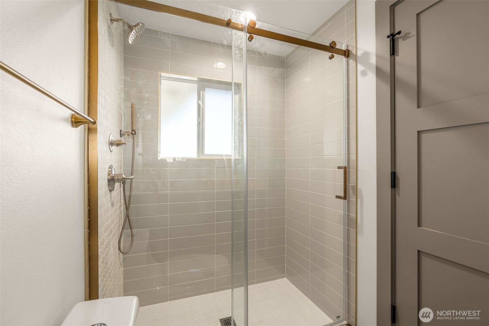 2332 17th Avenue South Seattle, WA 98144 - Photo 11 of 31