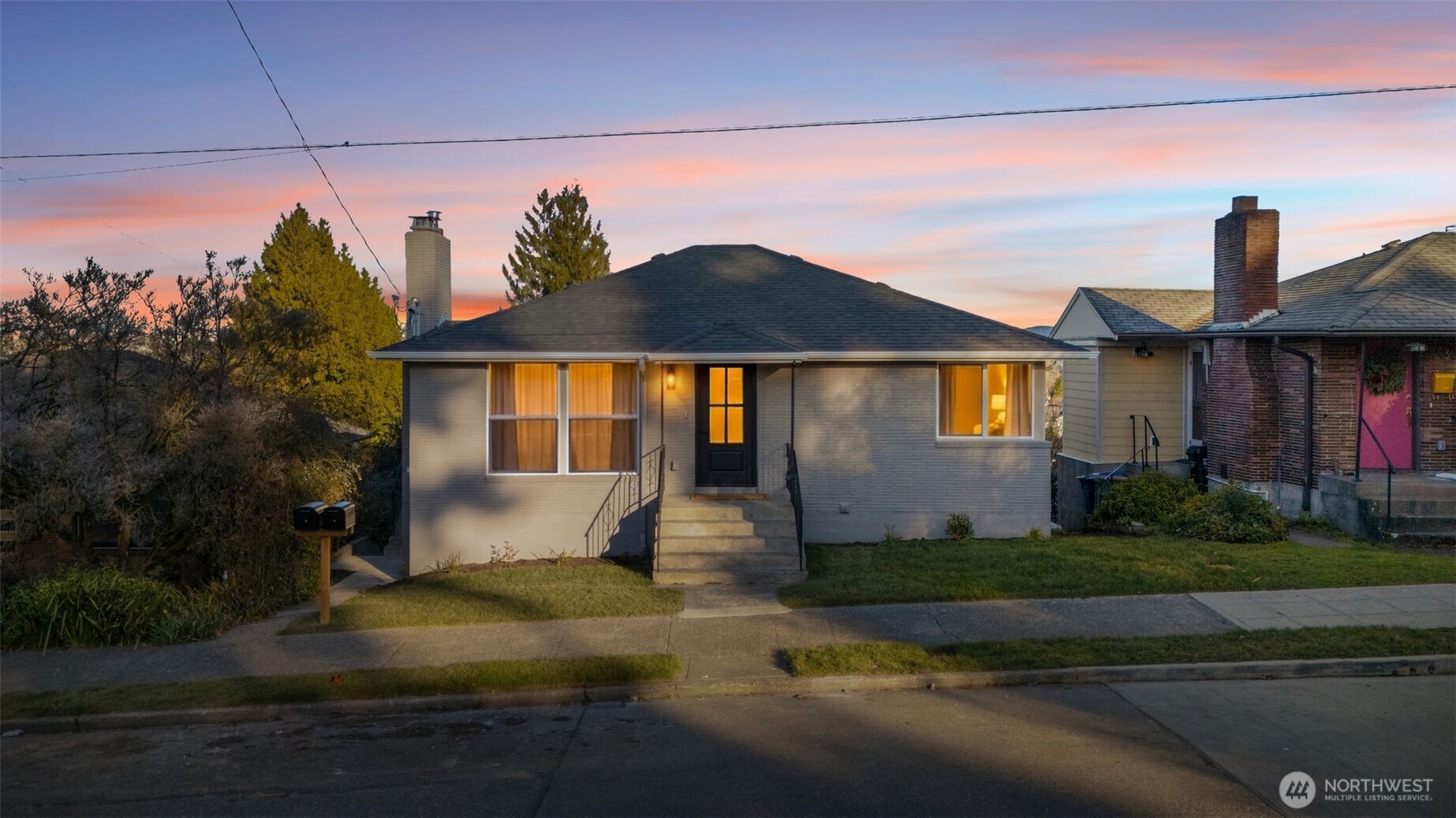 2332 17th Avenue South Seattle, WA 98144 - Photo 2 of 31