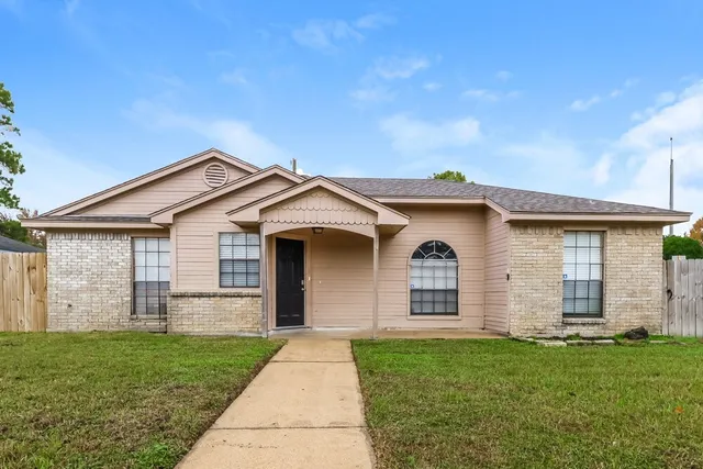$1,600 | 2215 Hazyknoll Lane, Houston, TX 77067