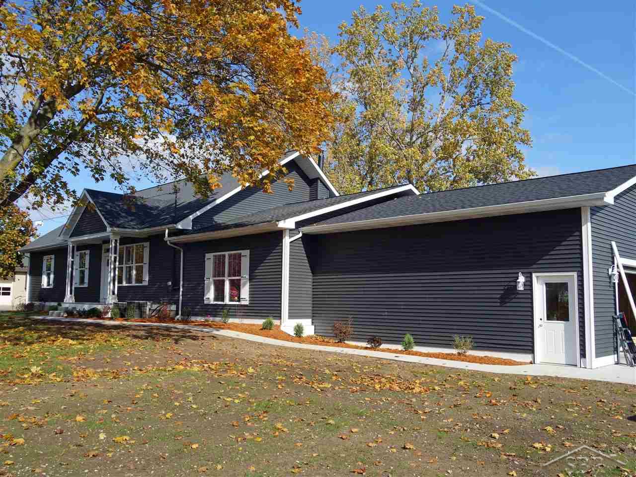 9975 Dice Road Freeland, MI 48623 - Photo 2 of 34