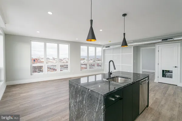 $2,700 | 526 Brown Street, Unit 501, Philadelphia, PA 19123