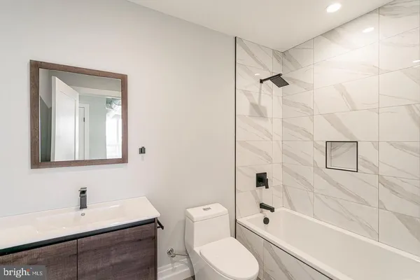 $2,700 | 526 Brown Street, Unit 501, Philadelphia, PA 19123